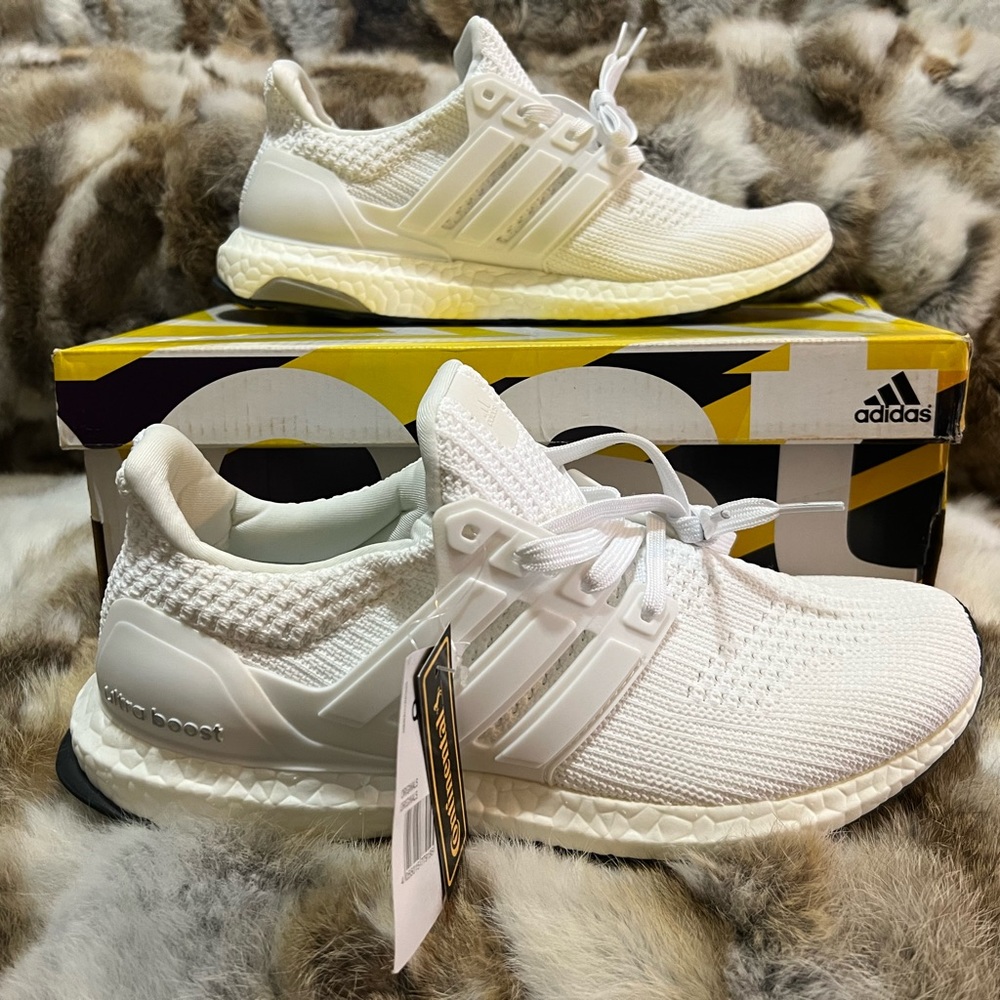 Men’s Adidas UltraBoost White Shoes Size 10 BB6168
